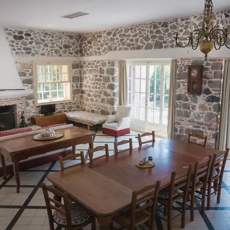 The Averoff * Kírinthos